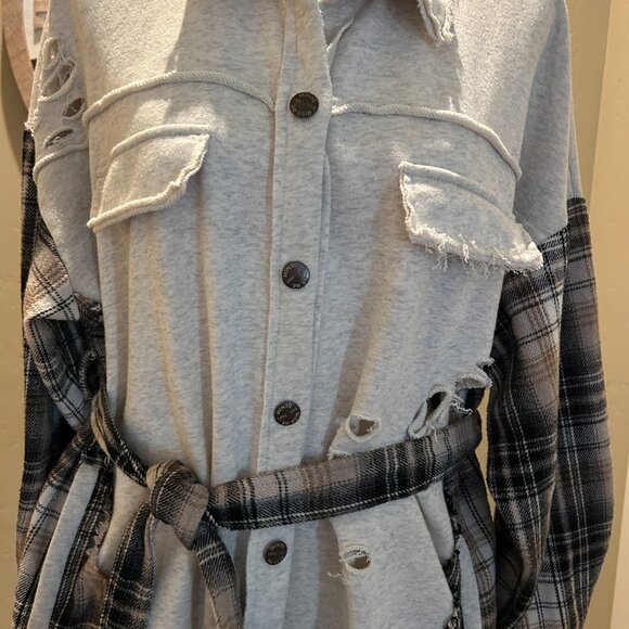 Miss Me Large Distressed Flannel Jacket/Shacket Oatmeal S MJ0207L - Picture 4 of 13